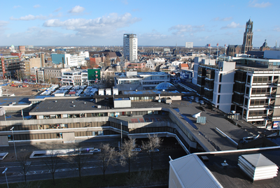 804797 Overzicht van een gedeelte van het kantoor- en winkelcentrum Hoog Catharijne te Utrecht, met op de voorgrond de ...